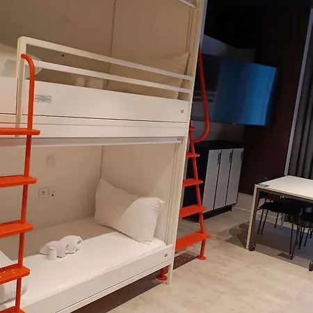 Hotell - Handwritten Collection 4*