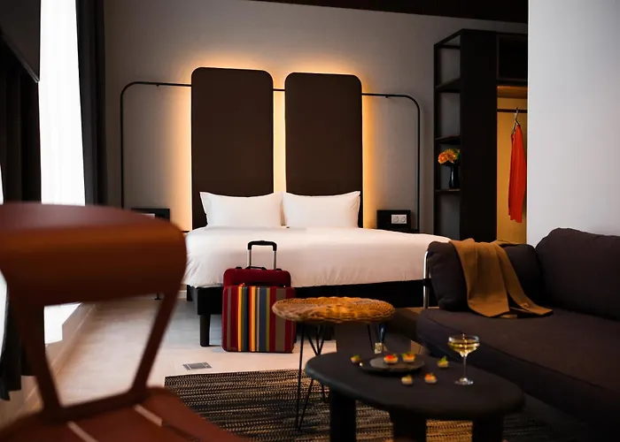 Hotell - Handwritten Collection Deauville