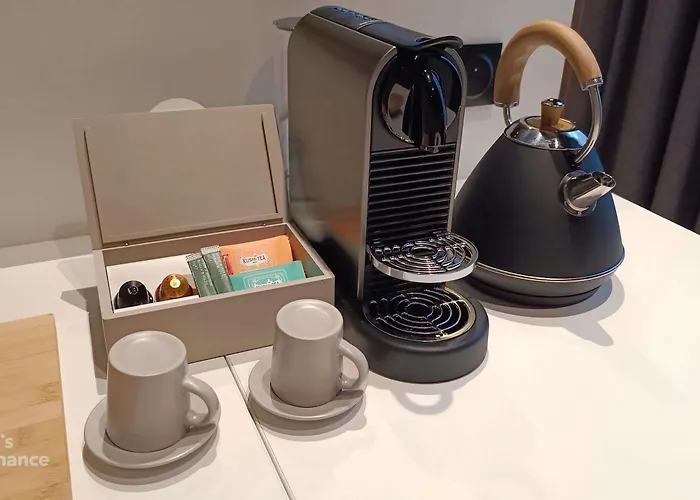 Hotell - Handwritten Collection 4*