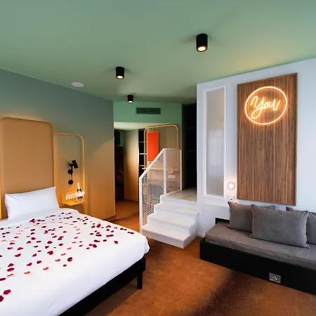 Hotel - Handwritten Collection 4*