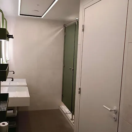 Hotel - Handwritten Collection 4*