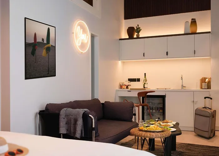 - Handwritten Collection Ξενοδοχείο Ντοβίλ