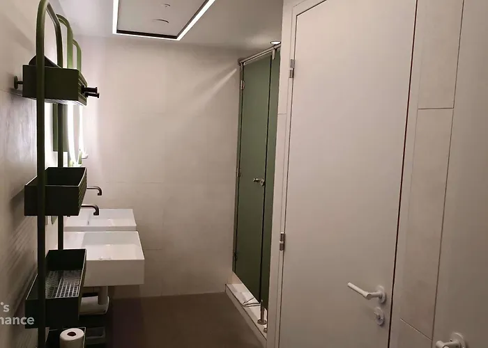 Hotel - Handwritten Collection 4*